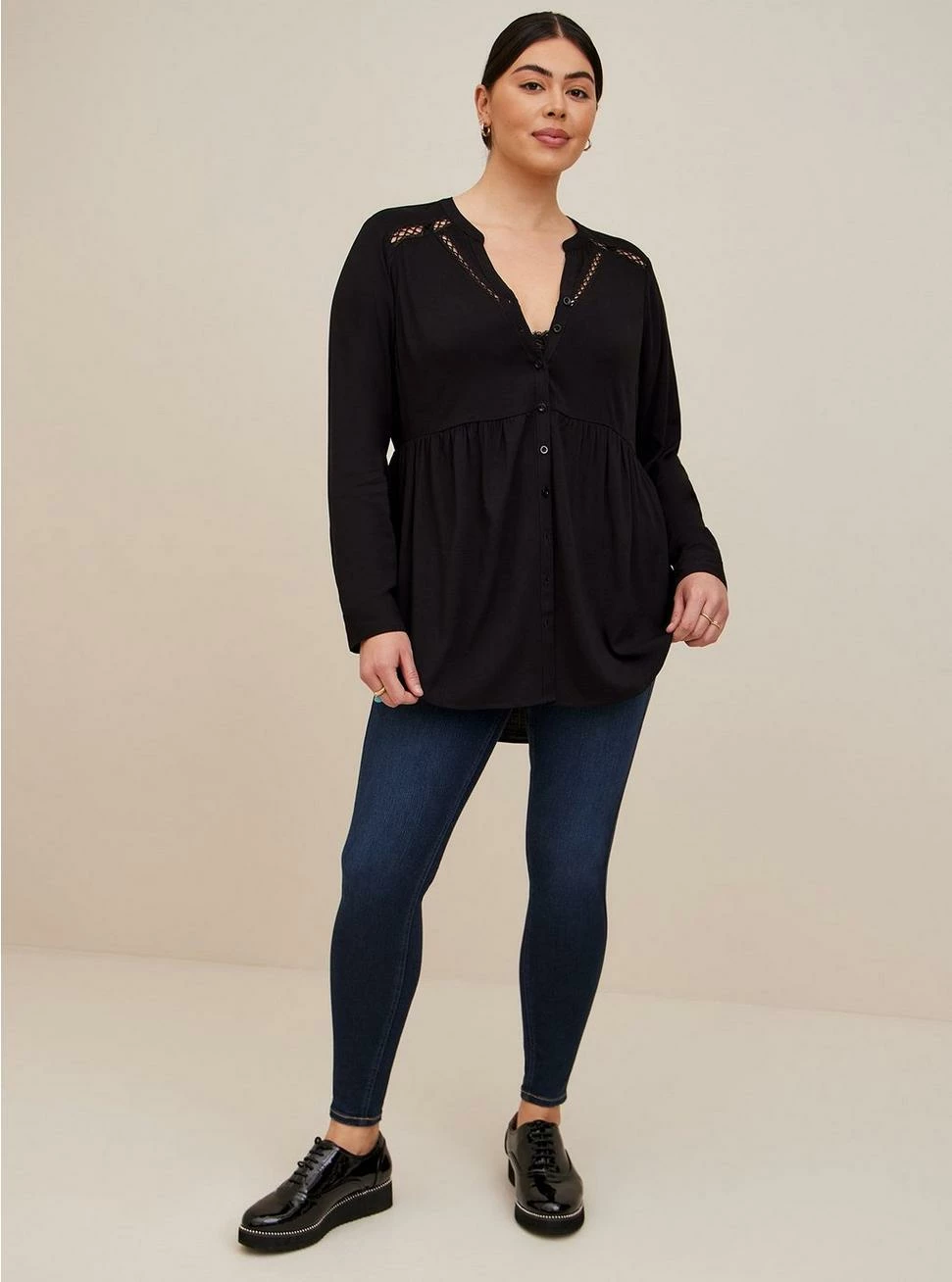 TORRID Emma Babydoll Rayon Slub Lace Trim Tunic Top - Image 2